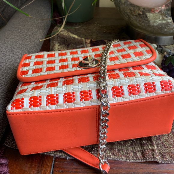 Authentic KATE SPADE Straw/Leather Flap turnlock crossbody/Shoulder bag - Picture 7 of 16